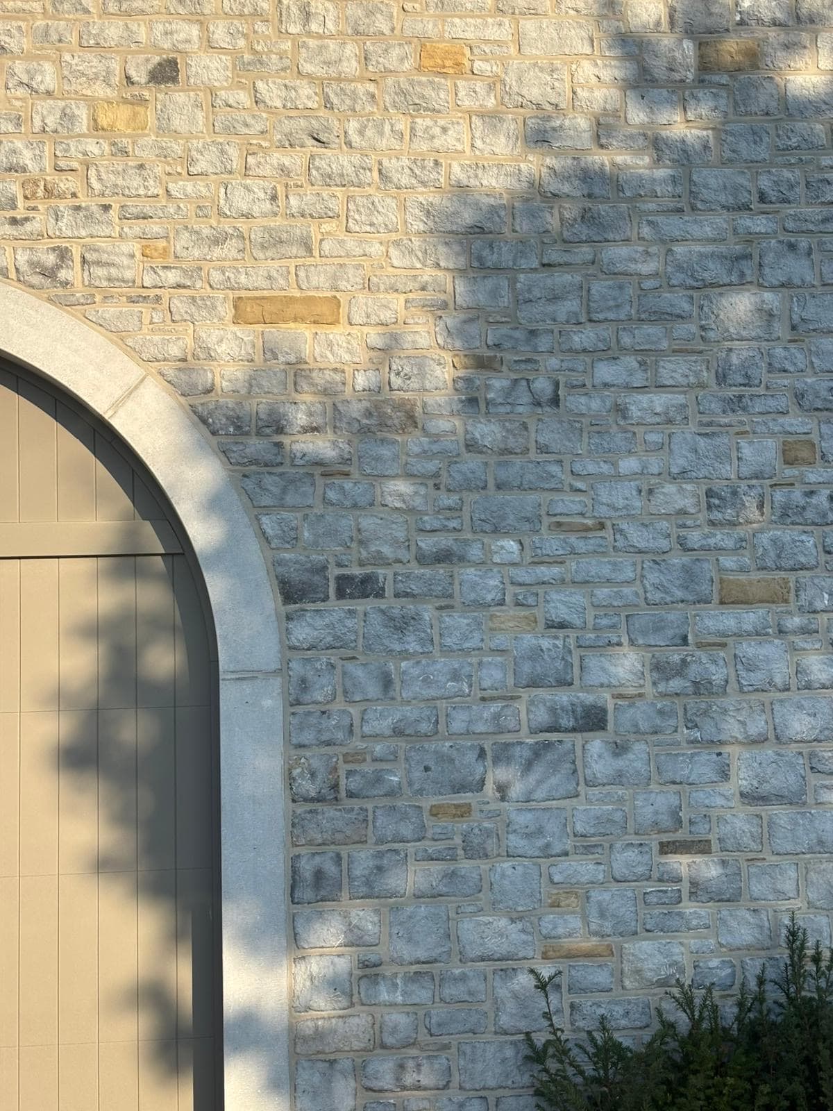 Projet granit — façade